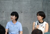 左から高妍、しまおまほ