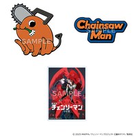 グッズ付きムビチケコンビニ券に付属するピンズ2個セットとアクリルカード