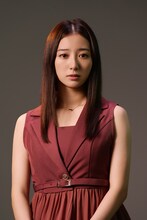 高田里穂演じる安東芳子