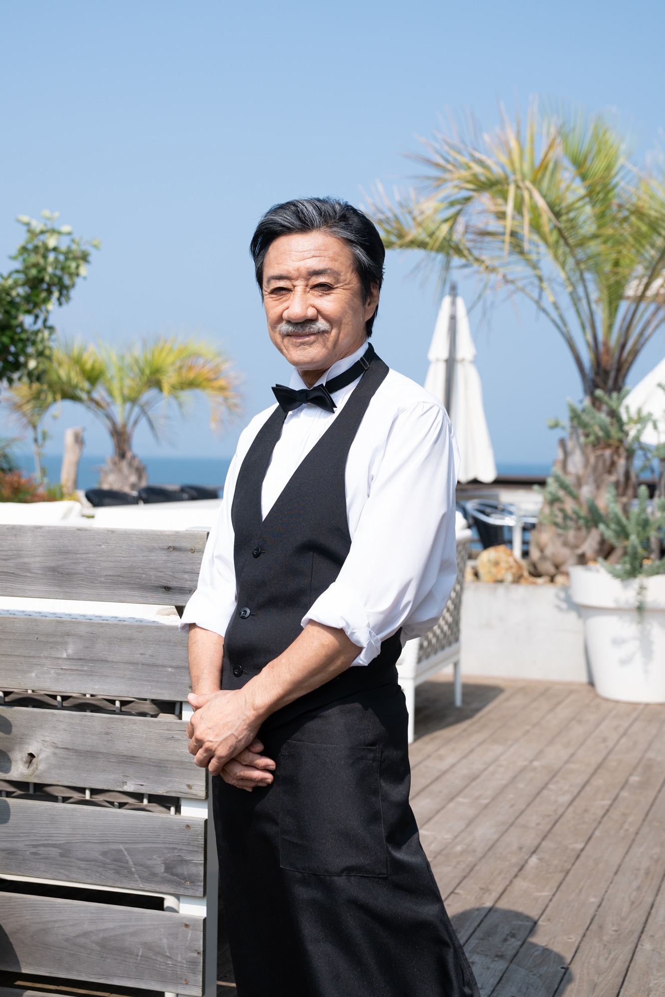 大友康平演じる濱家治親