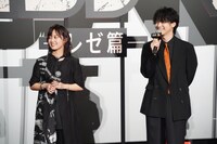 左からマキマ役の楠木ともり、デンジ役の戸谷菊之介