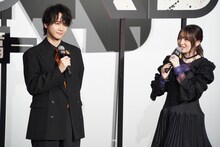 左からデンジ役の戸谷菊之介、レゼ役の上田麗奈