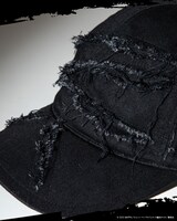 「チェンソーマン × CA4LA CAP02」