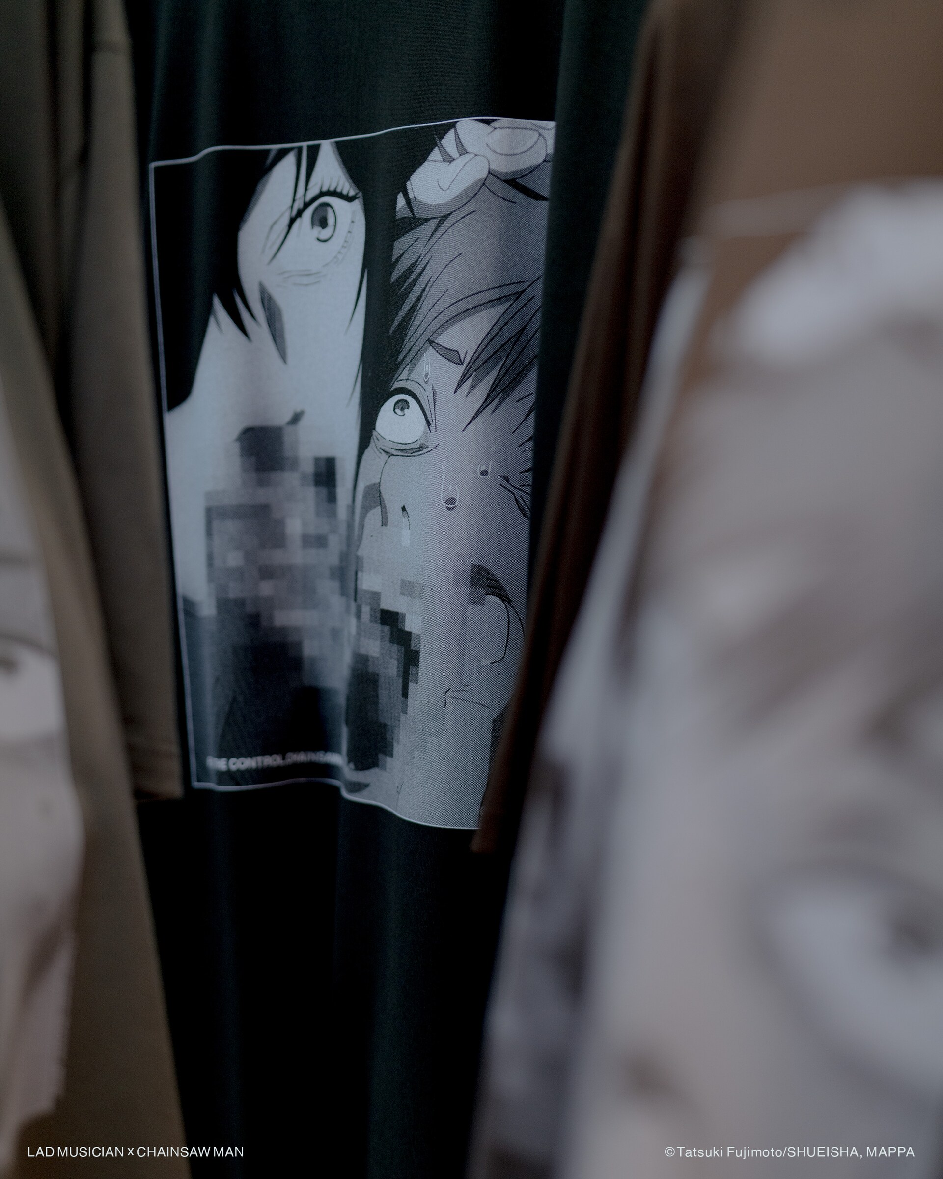 チェンソーマン」×LAD MUSICIAN、姫野とデンジのあのシーンがTシャツに