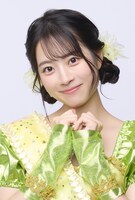 秋澤美月扮する瑠奈