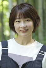 石川瑠華扮する千種モナ