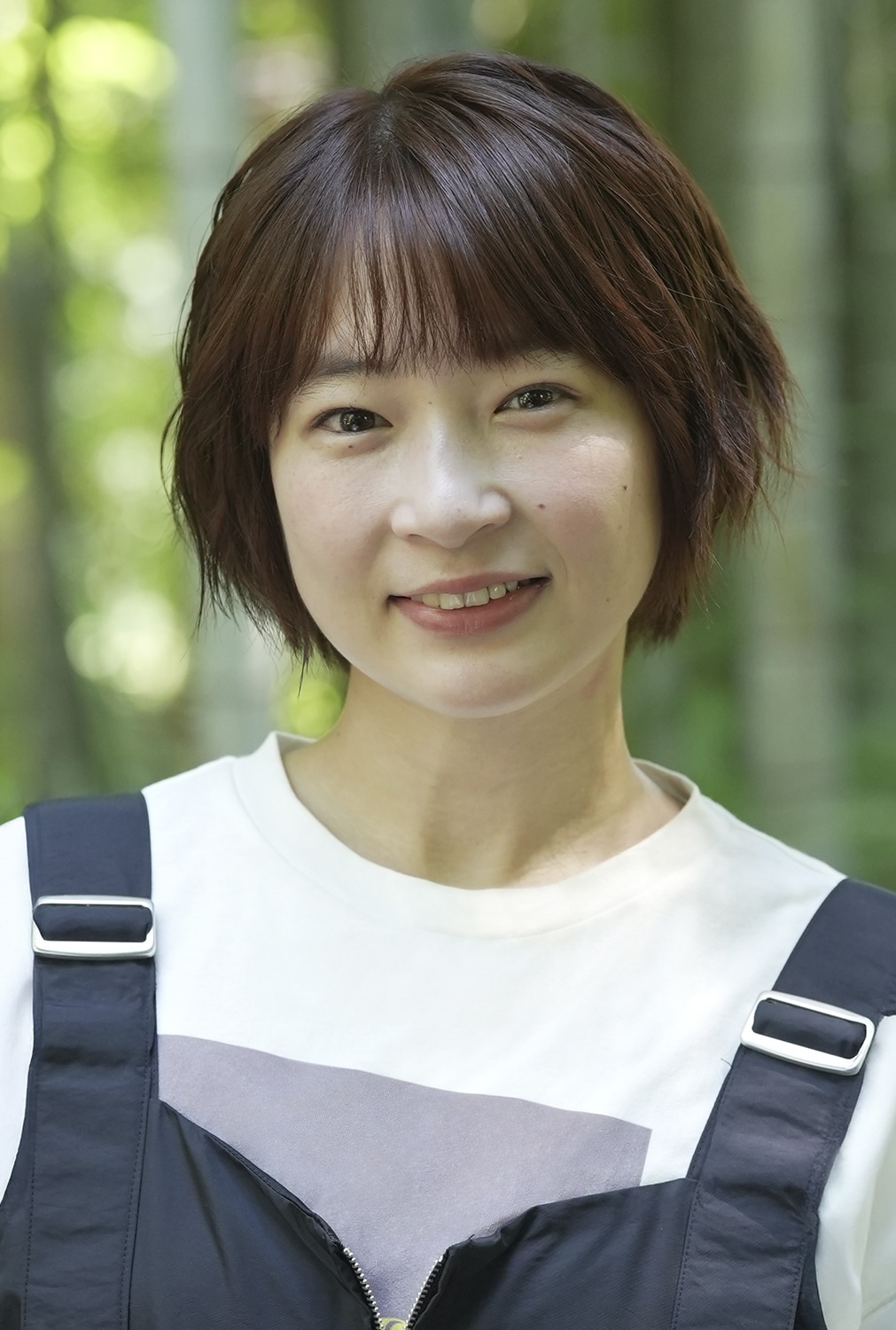石川瑠華扮する千種モナ
