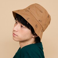 「スラマッパギ 逆についてるかも『日常』の帽子」