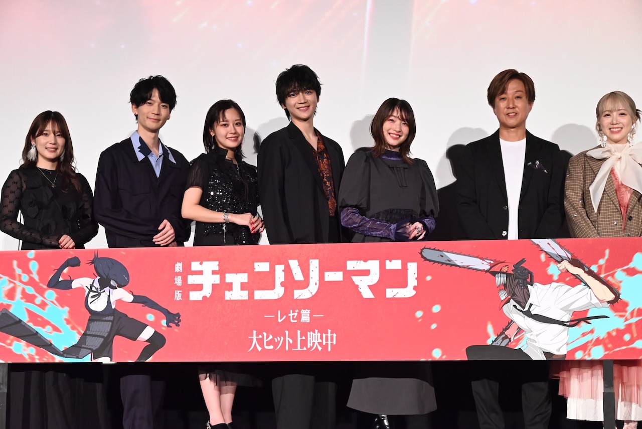 左から内田真礼、坂田将吾、楠木ともり、戸谷菊之介、上田麗奈、内田夕夜、高橋花林