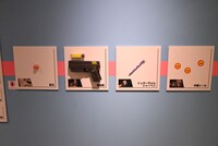 「JCC編入試験」エリアより、「坂本が使用した武器展示」