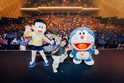Tani Yuukiのライブ会場に駆けつけたドラえもんとのび太