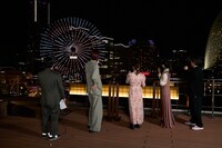 TVアニメ「『SPY×FAMILY』Season 3」大観覧車「コスモクロック21」点灯式の様子