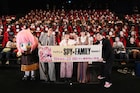 「SPY×FAMILY」江口拓也らがロイドの過去に思いを馳せる 点灯式ではカウントダウン