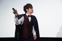 観客からの反応を待つ宮野真守