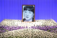 会場に設けられた祭壇