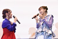 好きなシーンについての話題で盛り上がる下地紫野（左）と茜屋日海夏（右）