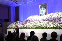 冒頭の挨拶を務めた大山のぶ代のマネージャー・小林明子氏