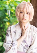 「不器用な先輩。」と桃月なしこのコラボグラビア（撮影／佐藤佑）