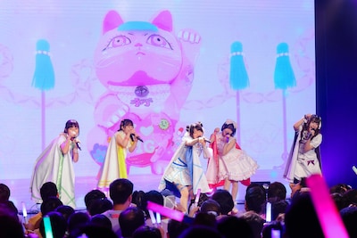 「『前橋ウィッチーズ』活動1周年記念ライブ ～We are 前橋ウィッチーズ！」夜公演より（撮影：曽我美芽）