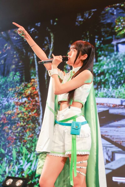 本村玲奈 （撮影：曽我美芽）