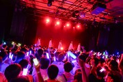 「『前橋ウィッチーズ』活動1周年記念ライブ ～We are 前橋ウィッチーズ！」夜公演より（撮影：曽我美芽）