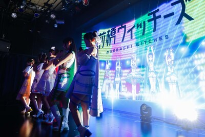 「『前橋ウィッチーズ』活動1周年記念ライブ ～We are 前橋ウィッチーズ！」夜公演より（撮影：曽我美芽）