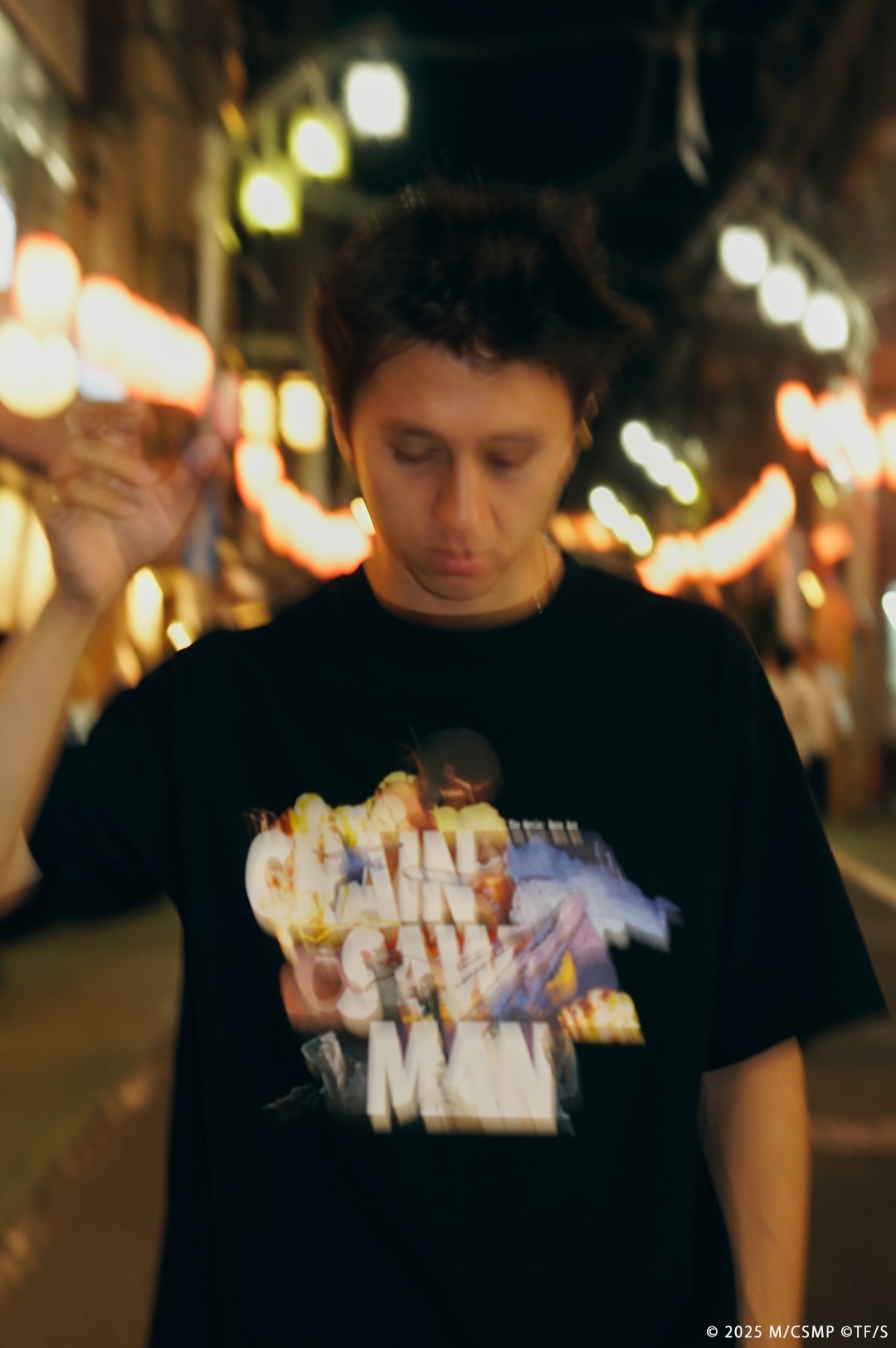 劇場版「チェンソーマン レゼ篇」とQ-TAのコラボTシャツの着用写真