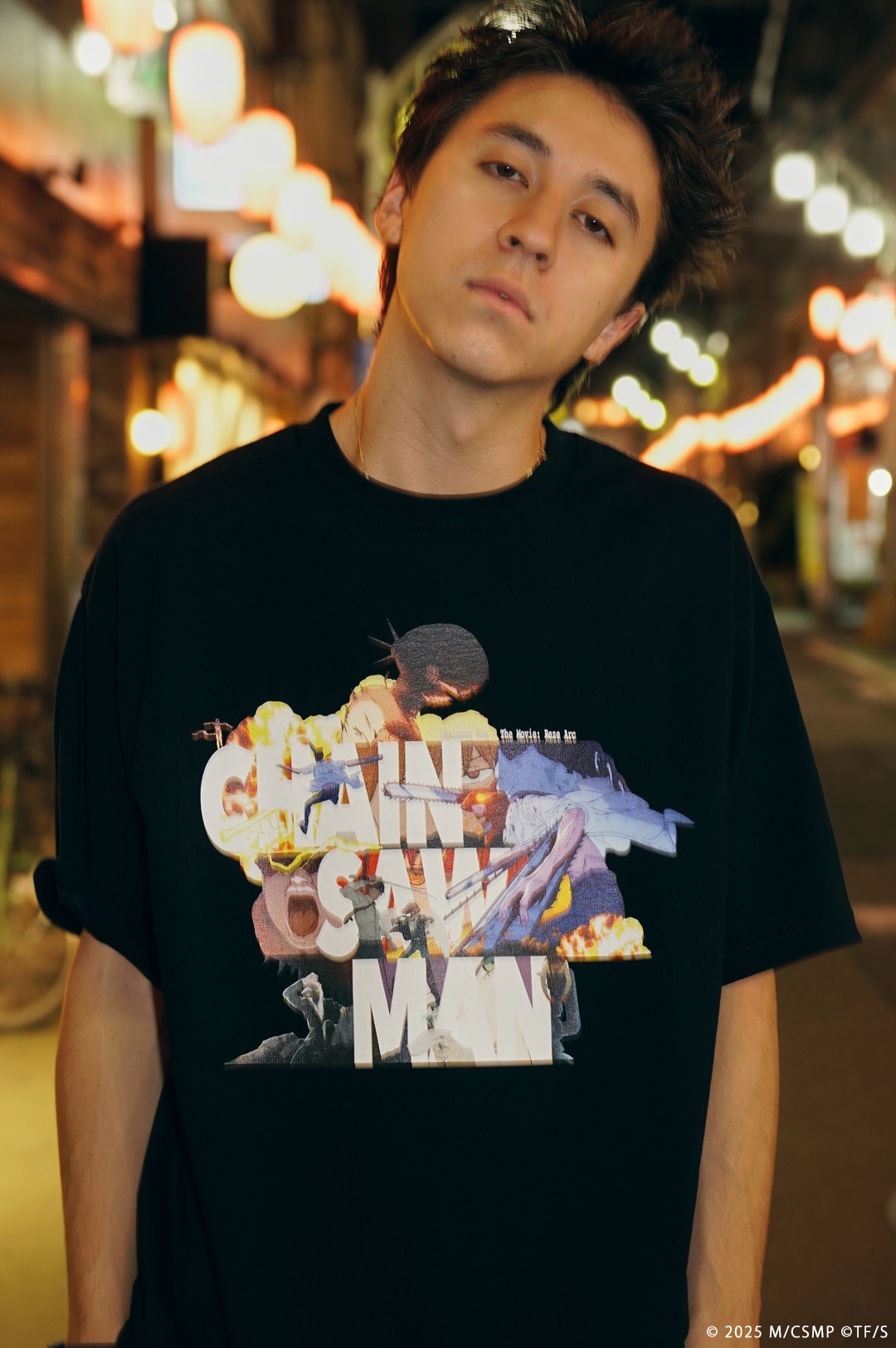 劇場版「チェンソーマン レゼ篇」とQ-TAのコラボTシャツの着用写真