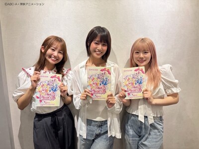 アニメ「キミとアイドルプリキュア♪」第36話の収録現場での写真。左から吉武千颯、熊田茜音、石井あみ