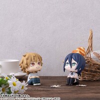 「るかっぷ 劇場版『チェンソーマン レゼ篇』 デンジ 私服Ver.」（左）、「るかっぷ 劇場版『チェンソーマン レゼ篇』 レゼ」（右）