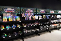 「東京エイリアンズ 超ハオ☆ハオ ショップ」グッズコーナー