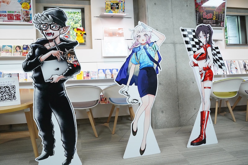 「サンデー文化祭」の会場内の様子。中央が百瀬アキラ