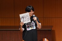 来場者にプレゼントされた直筆の色紙