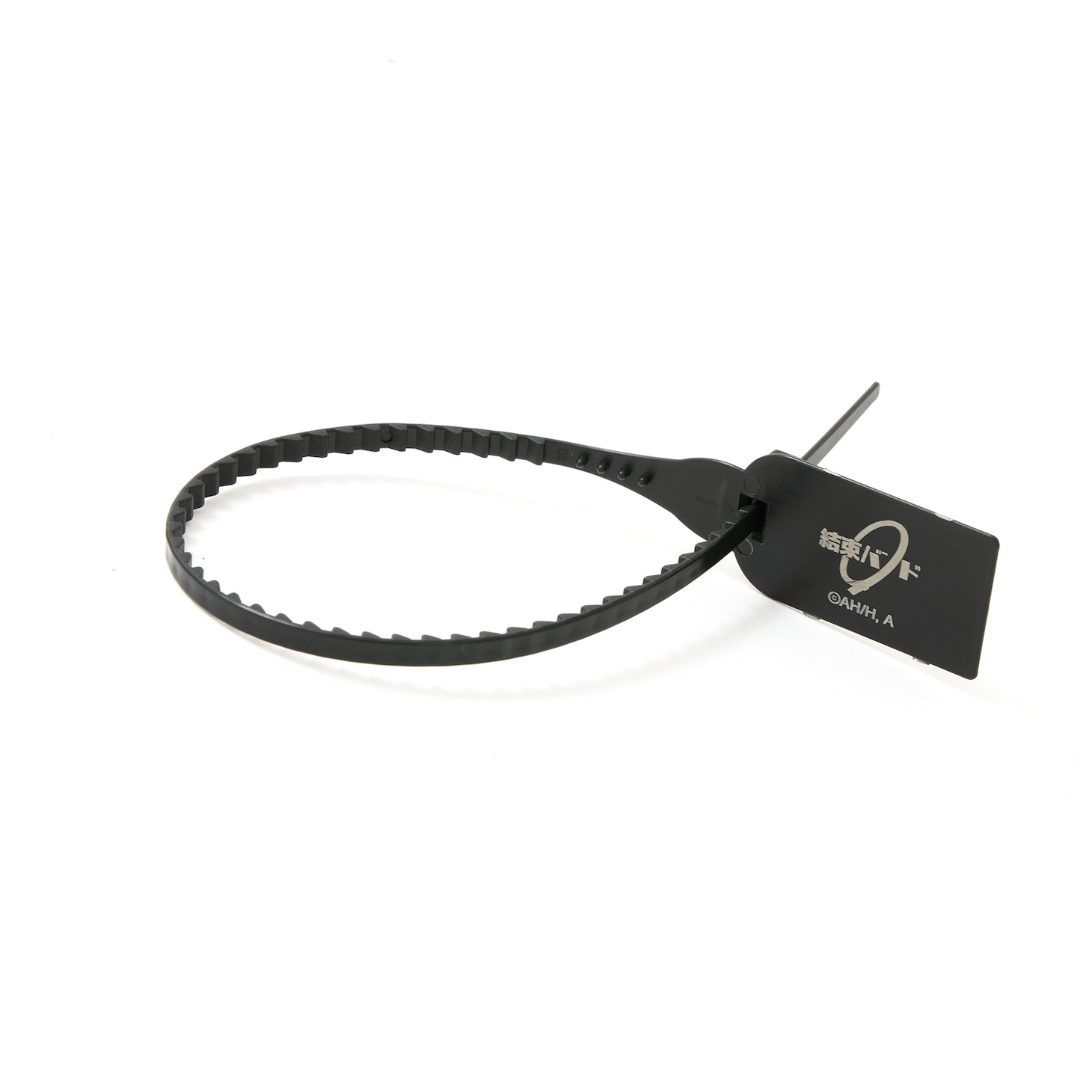 ボディバッグとスニーカーに付属する結束バンド