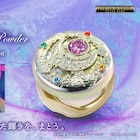 「セーラームーン」変身ブローチがフェイスパウダーに、上品な輝きで月の光を表現