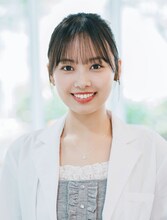 濱岸ひより演じる静真の元カノ