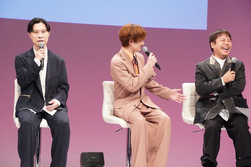 左から岩井勇気、宮田俊哉、井上裕介