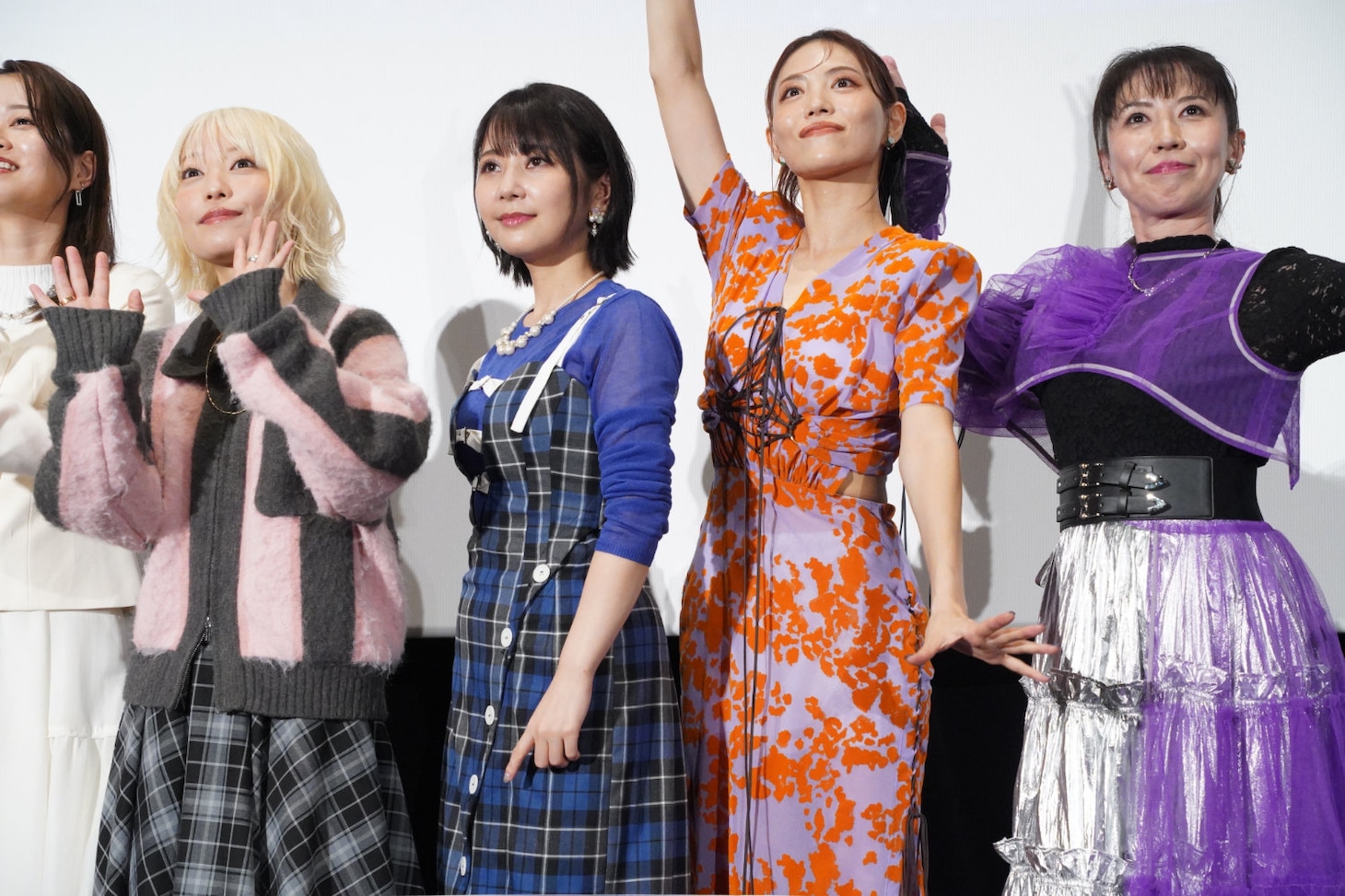 左から本渡楓、種田梨沙、田野アサミ、三石琴乃。
