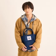 「夏目友人帳」フェルトトートバッグの使用イメージ