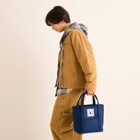 「夏目友人帳」フェルトトートバッグの使用イメージ