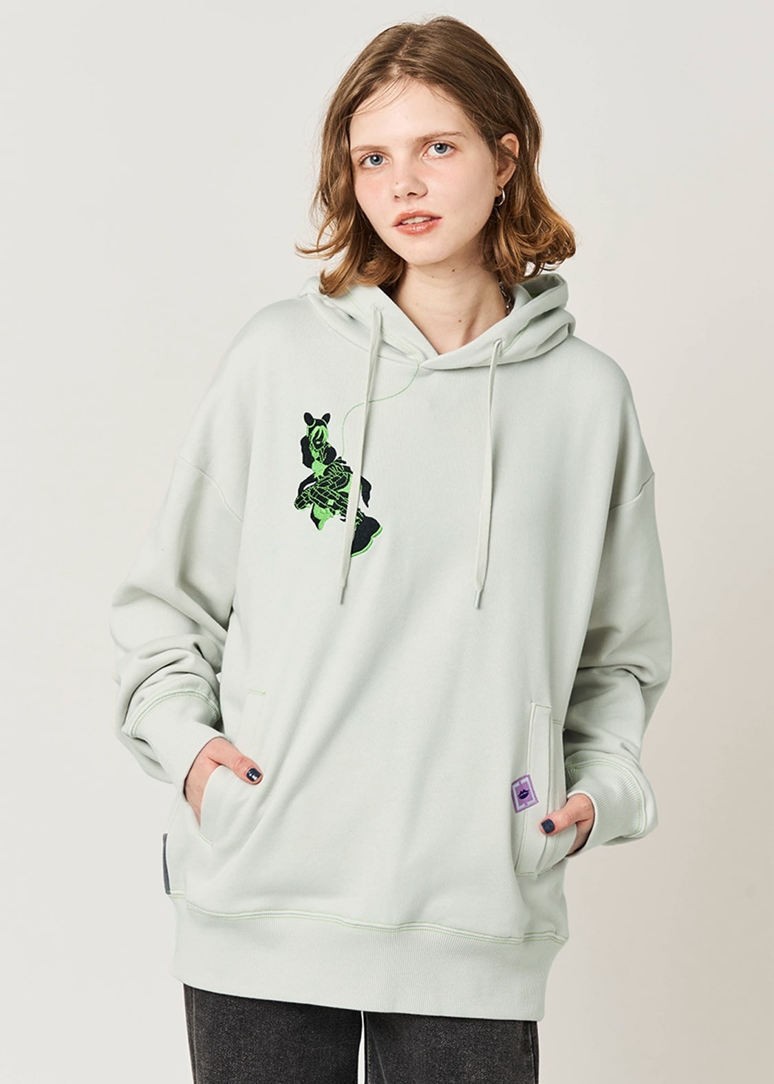 女囚トリオ｜裏毛パーカー」 (c)LUCKY LAND COMMUNICATIONS／集英社