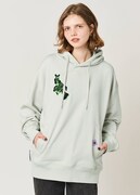 「ジョジョ」×グラニフの新作アイテム21種、徐倫＆承太郎の親子ニットなど