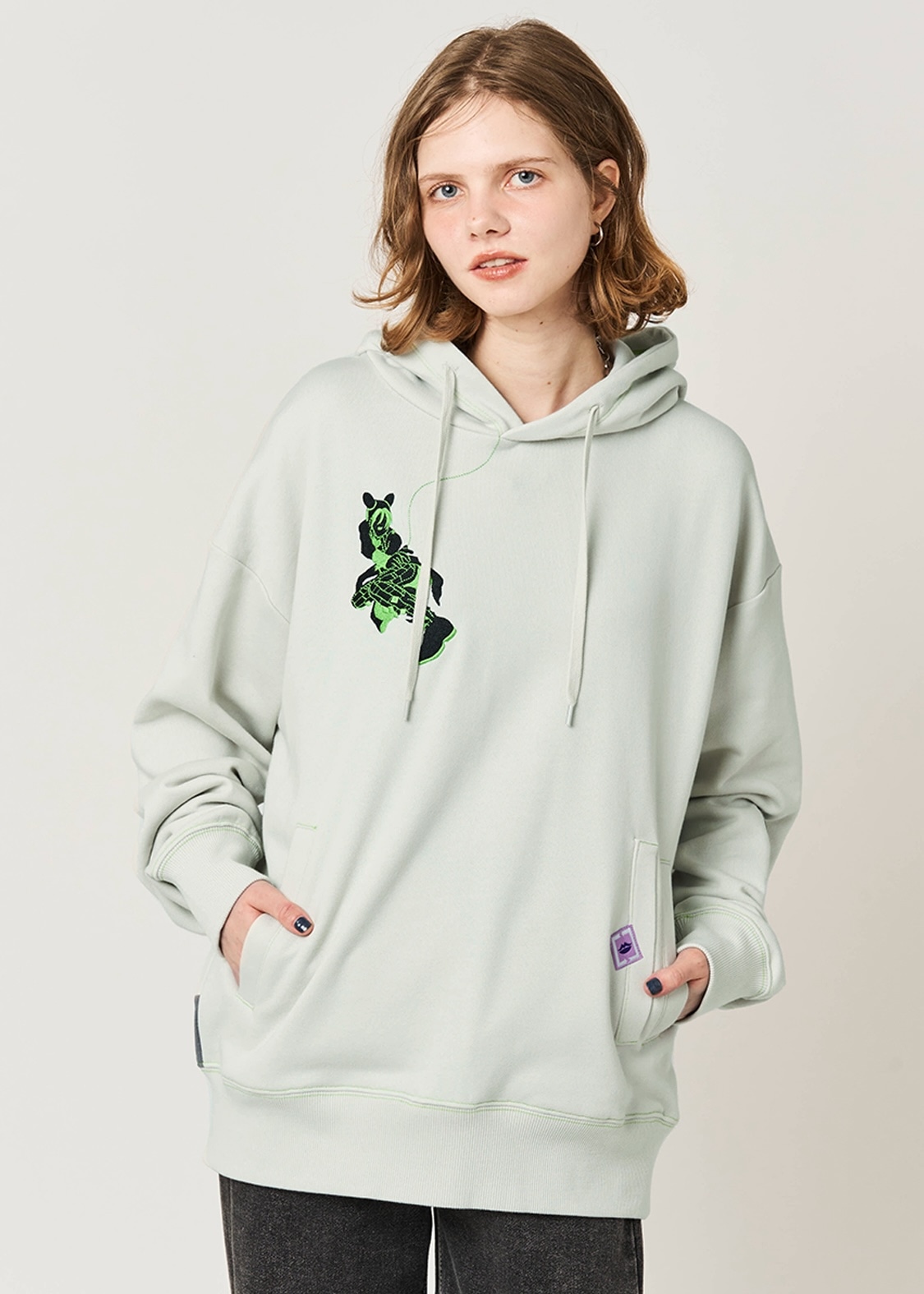 「ジョジョ」×グラニフの新作アイテム21種、徐倫＆承太郎の親子ニットなど