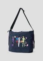 「ジョジョ」×グラニフの新作アイテム21種、徐倫＆承太郎の親子ニットなど