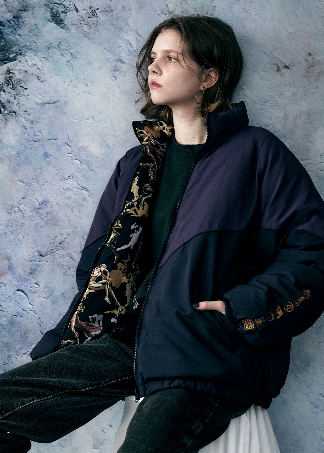 「黄金の風 モチーフ｜リバーシブルブルゾン」 (c)LUCKY LAND COMMUNICATIONS／集英社・ジョジョの奇妙な冒険GW製作委員会