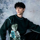 「ジョジョ」×グラニフの新作アイテム21種、徐倫&承太郎の親子ニットなど