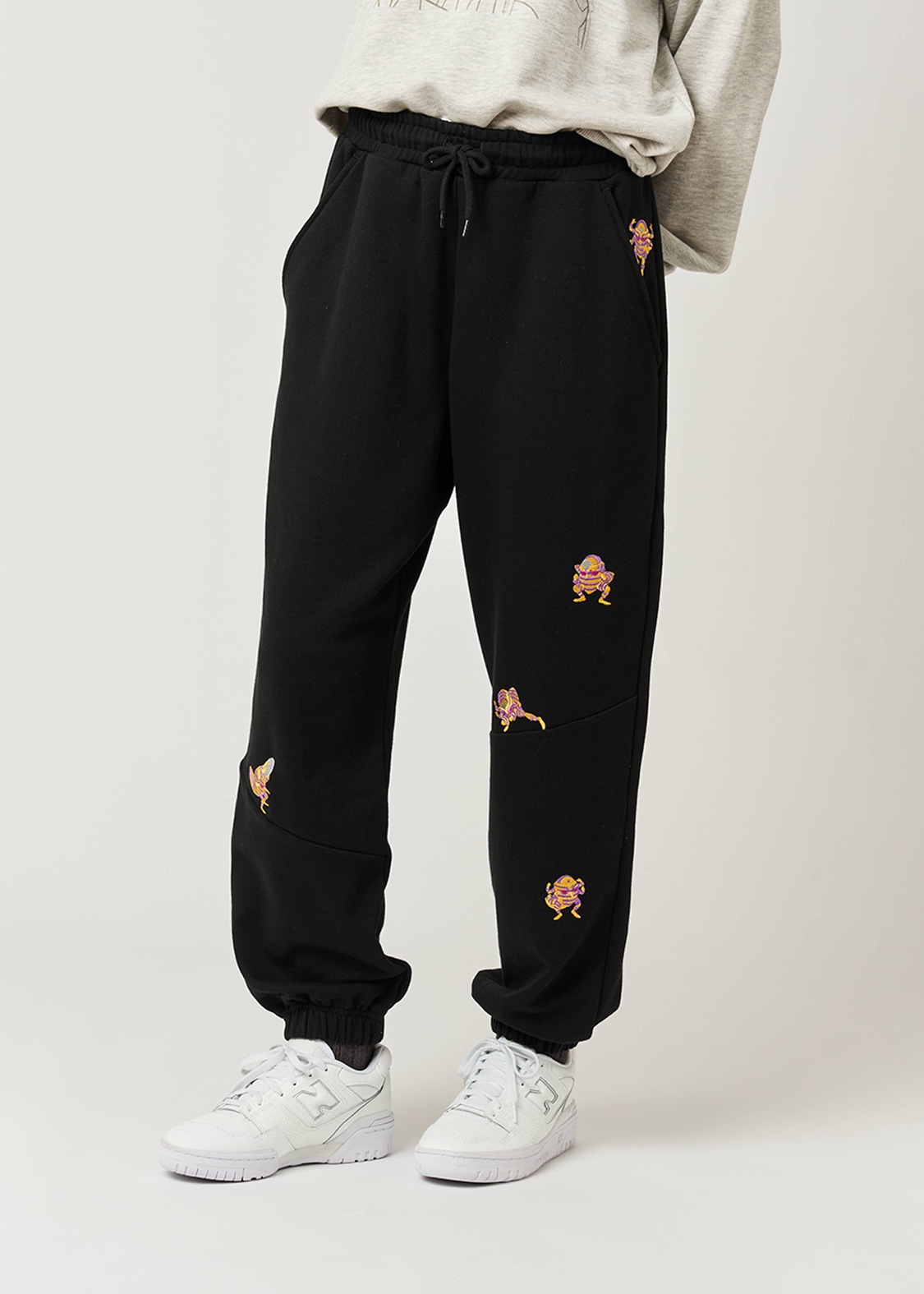 「ハーヴェスト｜裏毛パンツ」 (c)LUCKY LAND COMMUNICATIONS／集英社・ジョジョの奇妙な冒険DU製作委員会