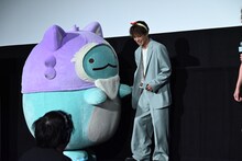 とかげをエスコートする井ノ原快彦