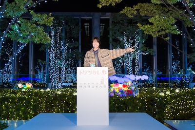 大阪・あべのハルカス16F屋外庭園でのイルミネーション点灯式に参加したジュゼッペ役の佐野晶哉（Aぇ! group）