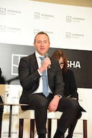 ニコラス・ゴンダプロデュサー